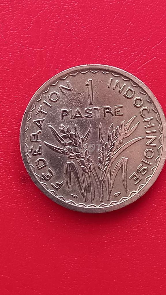 Продам 3 старинные серебряные монеты 1947 года. Цена 1 миллион.