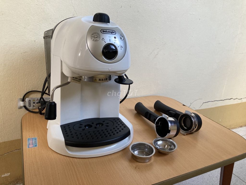 Кофемашина Delonghi EC200N-W Espresso Cappuccino