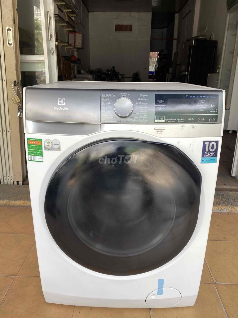 Стиральная машина Electrolux, стирка 10 кг/сушка 7 кг, новая 90%