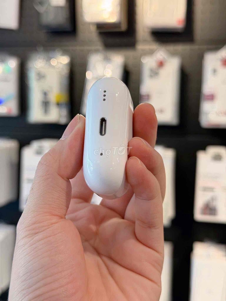 Фото 2: Наушники Apple AirPods Pro 2 Белые