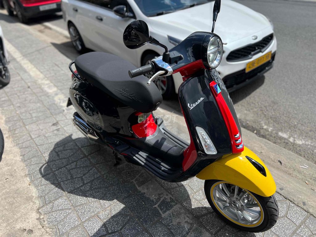 Vespa Primavera Disney Mickey Mouse 125 2025 Донг Мотo