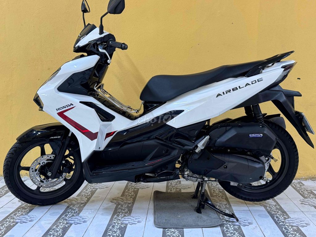 Air Blade 125 2023 Бело-черный супер новый 43G1-556.13