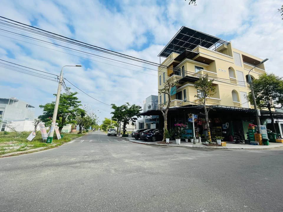 Фото 2: Продается участок 6x20,5=123м², в 300м от университета FPT, подходит для строительства квартир