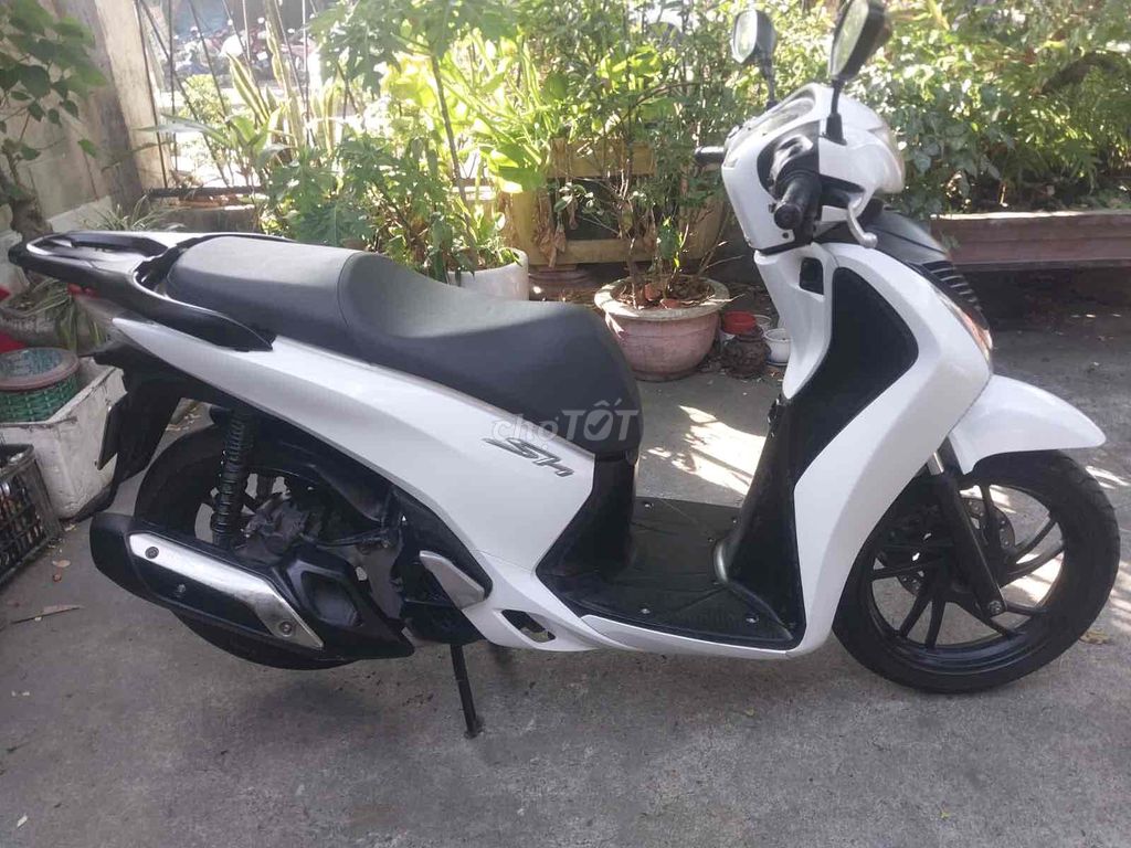 Honda SH 125 2019 Белый 20000 км