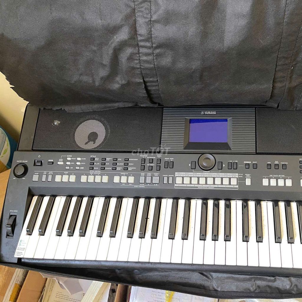 Орган Yamaha PSR-S650 черный, как новый