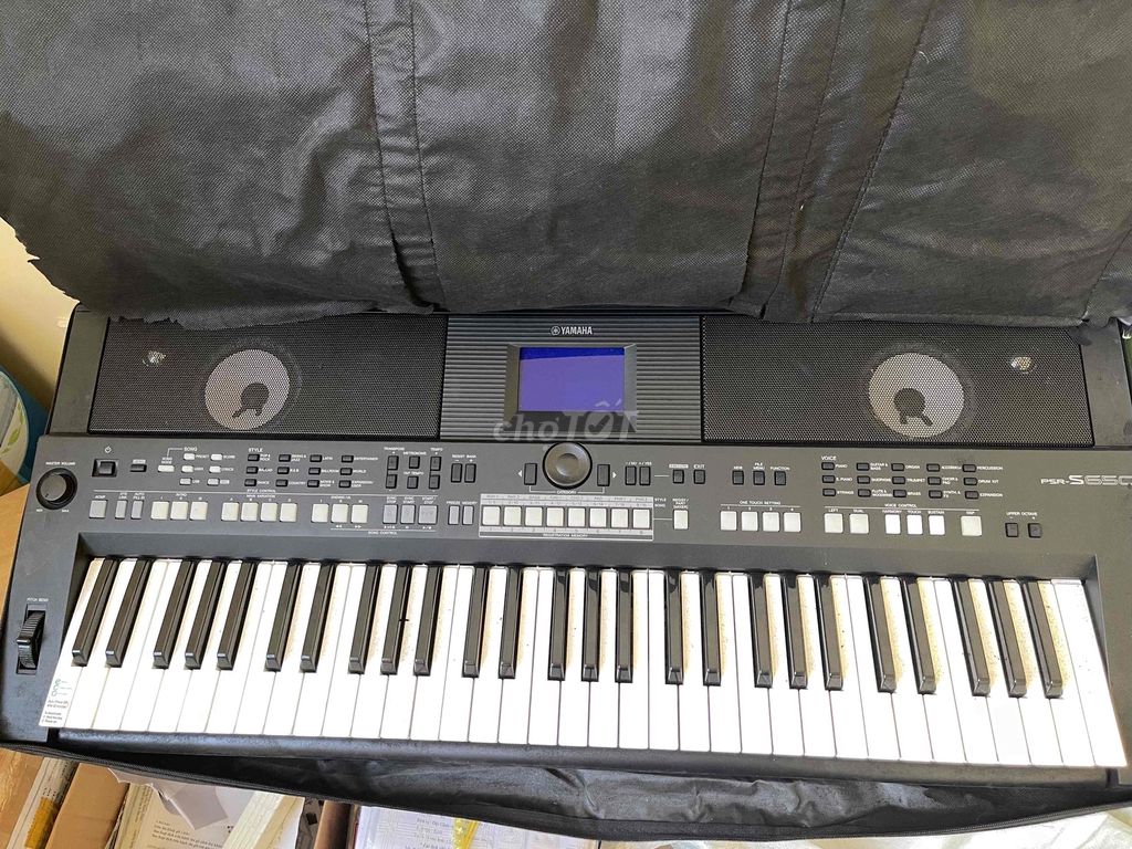 Синтезатор Yamaha PSR-S650 как новый