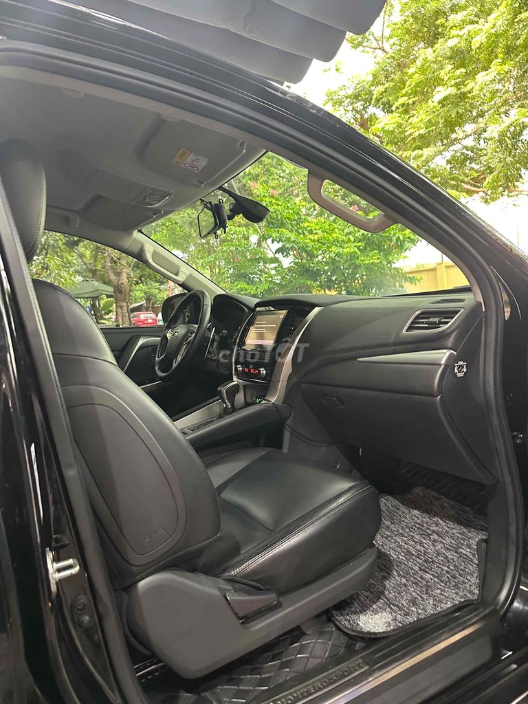 Mitsubishi Pajero Sport 7 мест Черный 24000 км