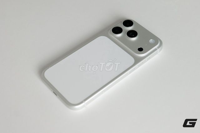 iPhone 17 Pro Max серебристый новый