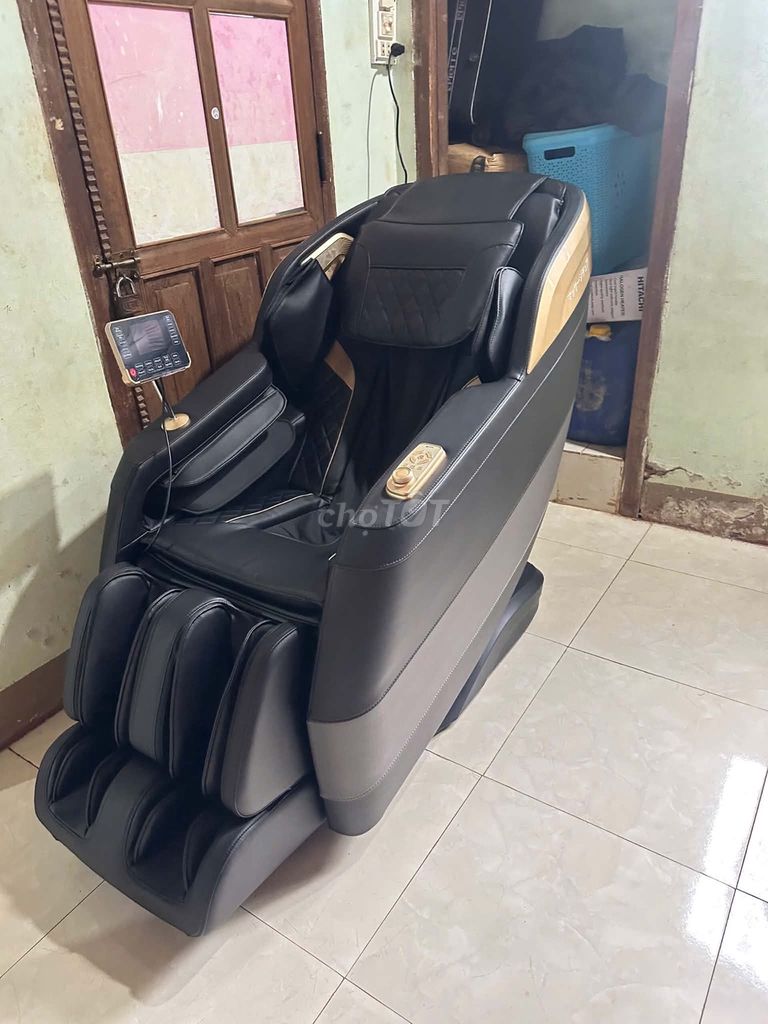 Массажное кресло Okia 222 Plus, черный силикон, бронза