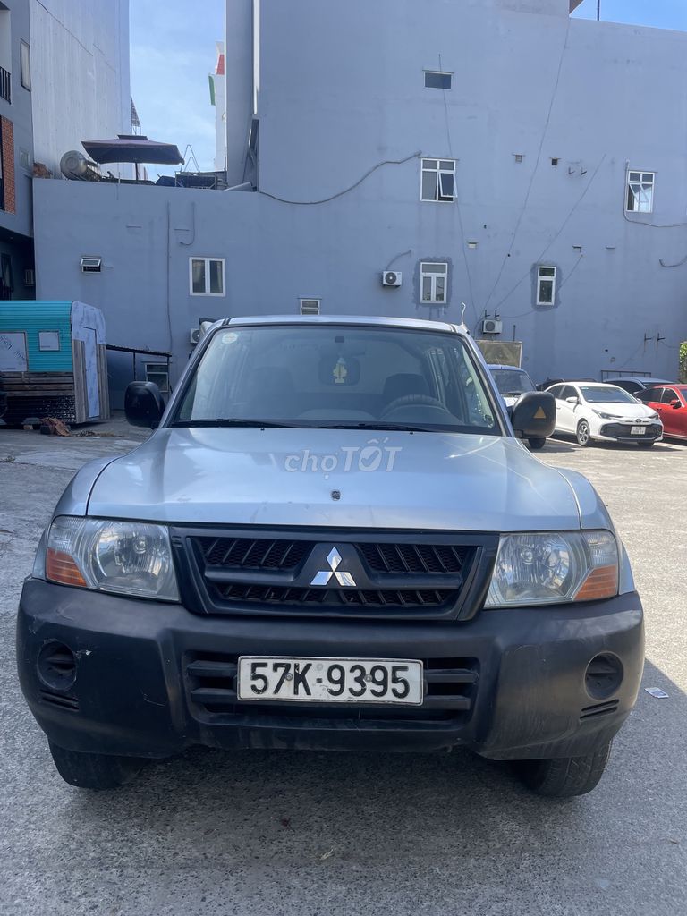 Инкассаторский автомобиль Mitsubishi Pajero V73 Silver Japan