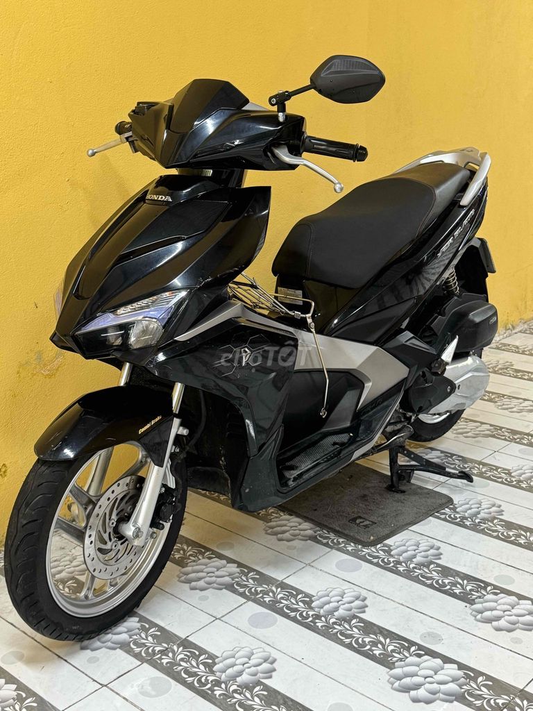 Фото 2: Air Blade 125 2017 супер новый 43AB-710.70