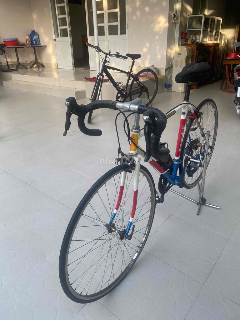 Велосипед спортивный, стальная рама, Shimano 105