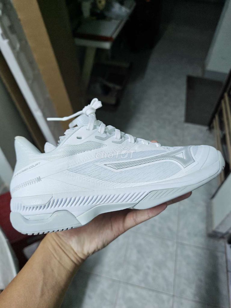Кроссовки Mizuno Wave Exceed Court AC женские белые 37