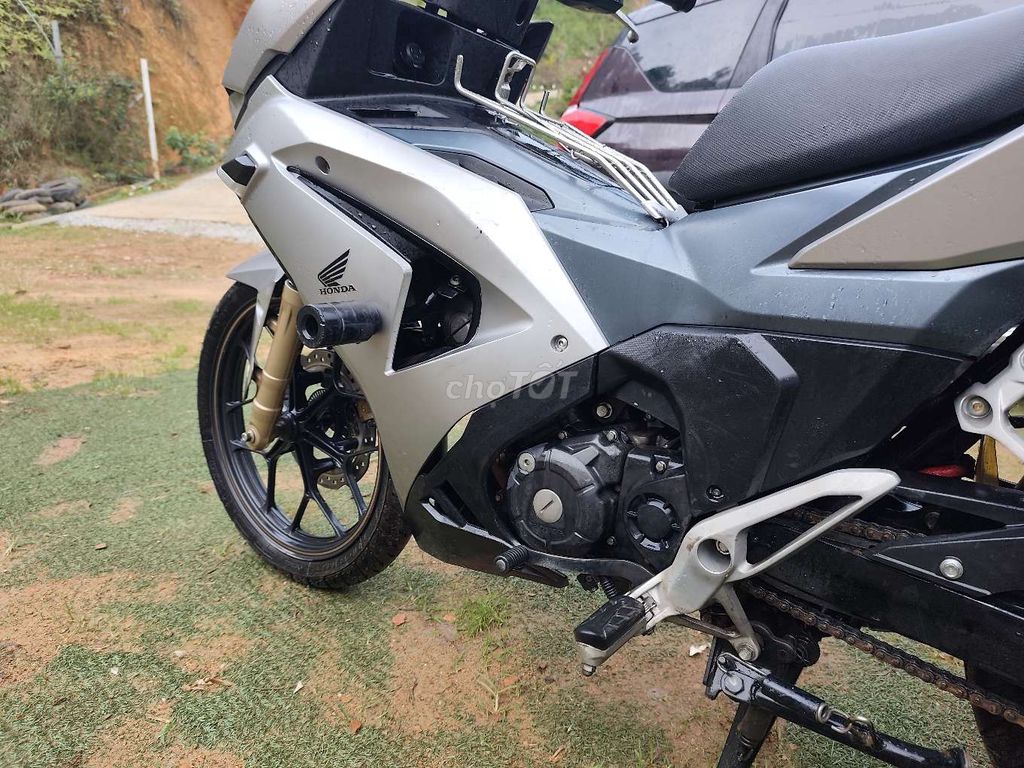 Фото 3: Honda Winner X V3 2022 Bạc Côn tay