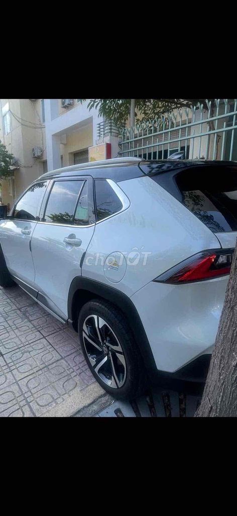 Фото 2: Toyota Yaris Cross Hybrid 1.5CVT Белый