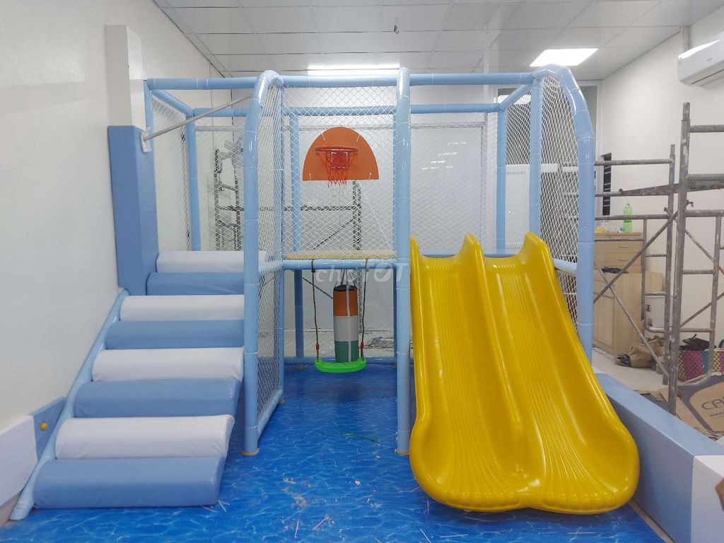 Детская игровая зона из пластика и металла, разнообразие