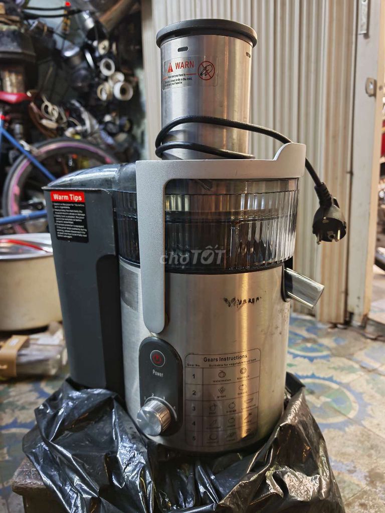 Соковыжималка VINAMAX S600 1200W б/у