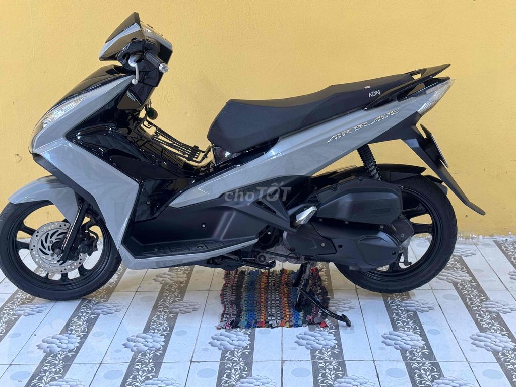 Air Blade 125 серый цемент супер новый 43E1-169.08