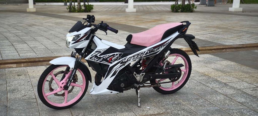 Фото 2: Suzuki Raider F150 150cc Бело-розовый