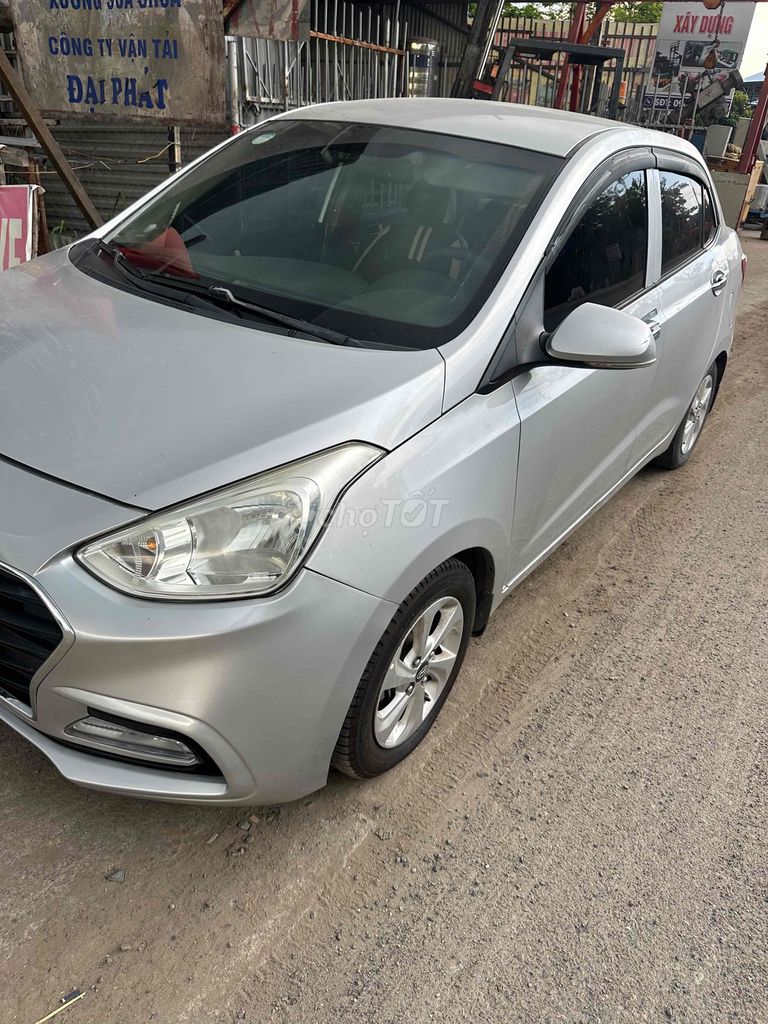 Hyundai Grand i10 Механика Серебристый 5 мест