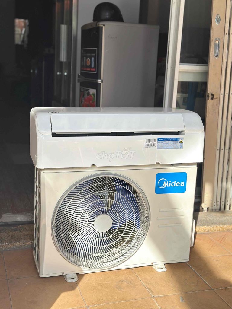 Кондиционер Midea 1.5 лошади Белый 95% новый