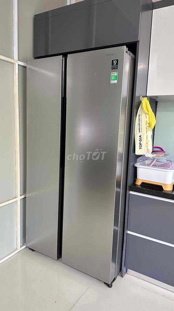 Холодильник Samsung RS62R5001B9 серебристый 645л
