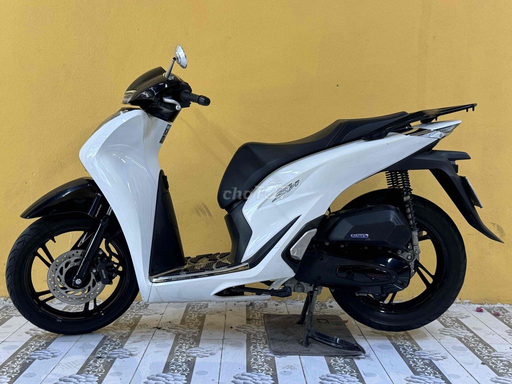 SH 125 2021 бело-черный супер новый 43AB-350.07
