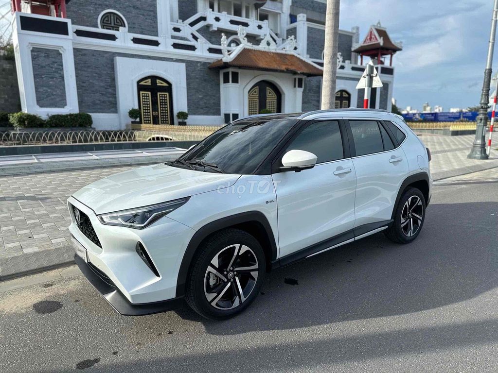 Toyota Yaris Cross HEV 2023 Белый Гибрид