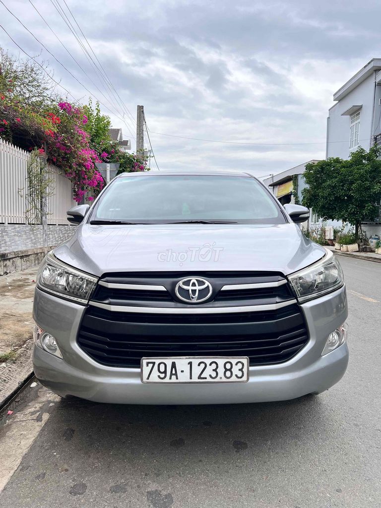 Toyota Innova E 2016 MT семейный, не такси