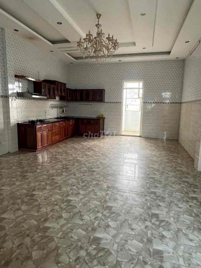 🏡 СДАЁТСЯ ДОМ ЦЕЛИКОМ – УЛИЦА ХО СУАН ХЫОНГ ✨ Дом просторный…