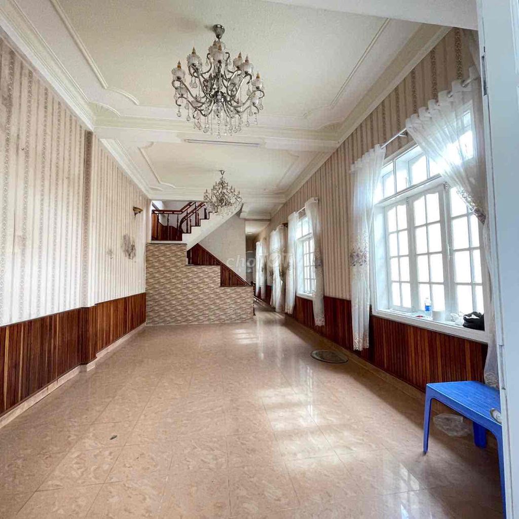 Фото 2: 🏡 СДАЁТСЯ ДОМ ЦЕЛИКОМ – УЛИЦА ХО СУАН ХЫОНГ ✨ Дом просторный…