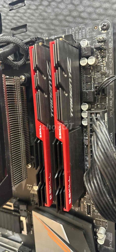 Gigabyte X470 Aorus 32GB RX 590 SSD 240GB+HDD 2TB