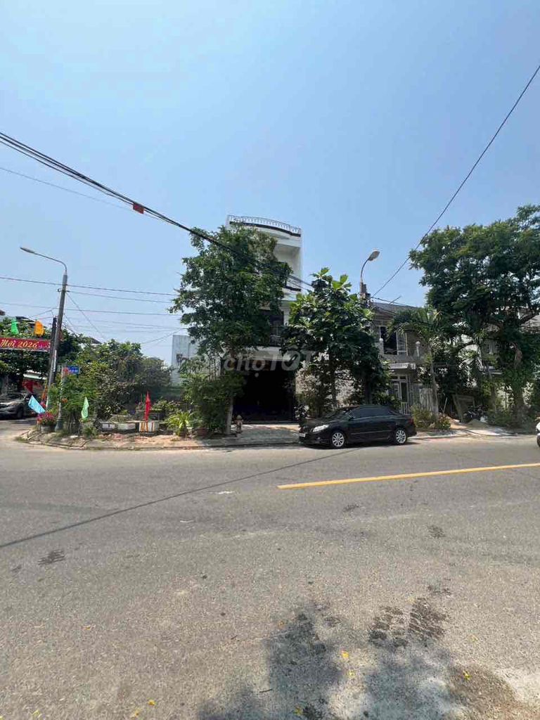 Фото 2: MT duong 11m5 Tran Van Dan thong Nam Viet A sat bien