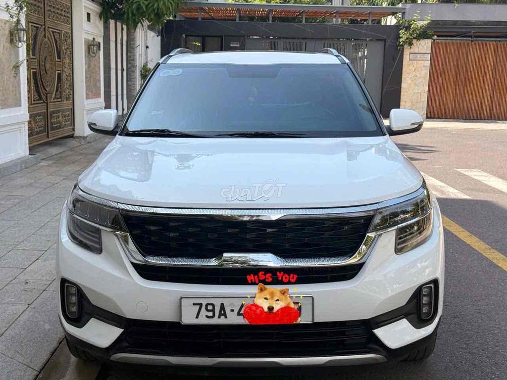 Kia Seltos Premium 2023 Белый 65331 км