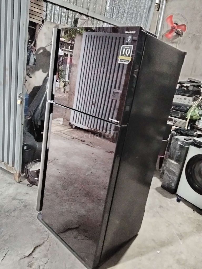 Холодильник Sharp Inverter 583 литра черный