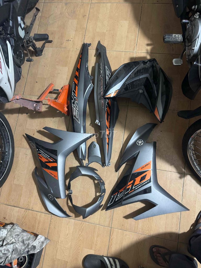 Комплект облицовки Yamaha Exciter 150 серо-оранжевый