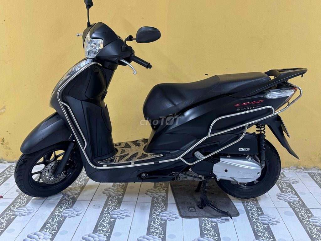 Lead 125 2021 черный матовый супер новый 43D1-924.25