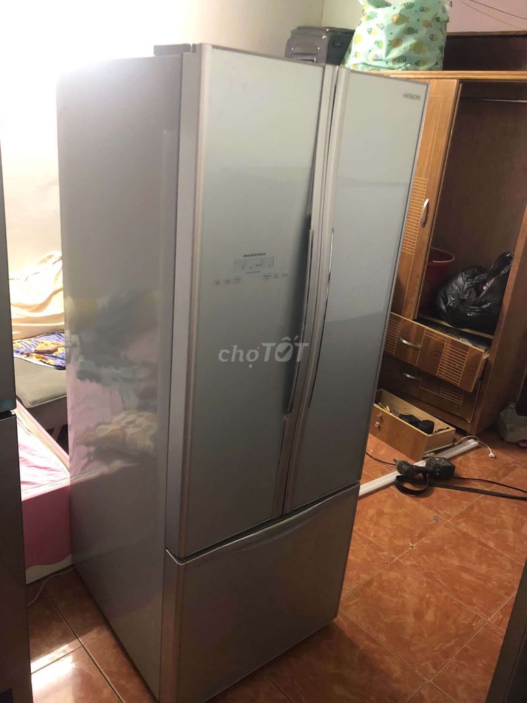Холодильник Hitachi 500 литров Серебристый б/у