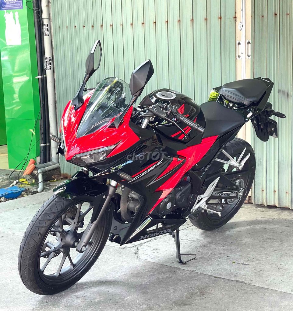 Фото 3: Honda CBR-150R 2019 odo 6100 км, полный комплект документов