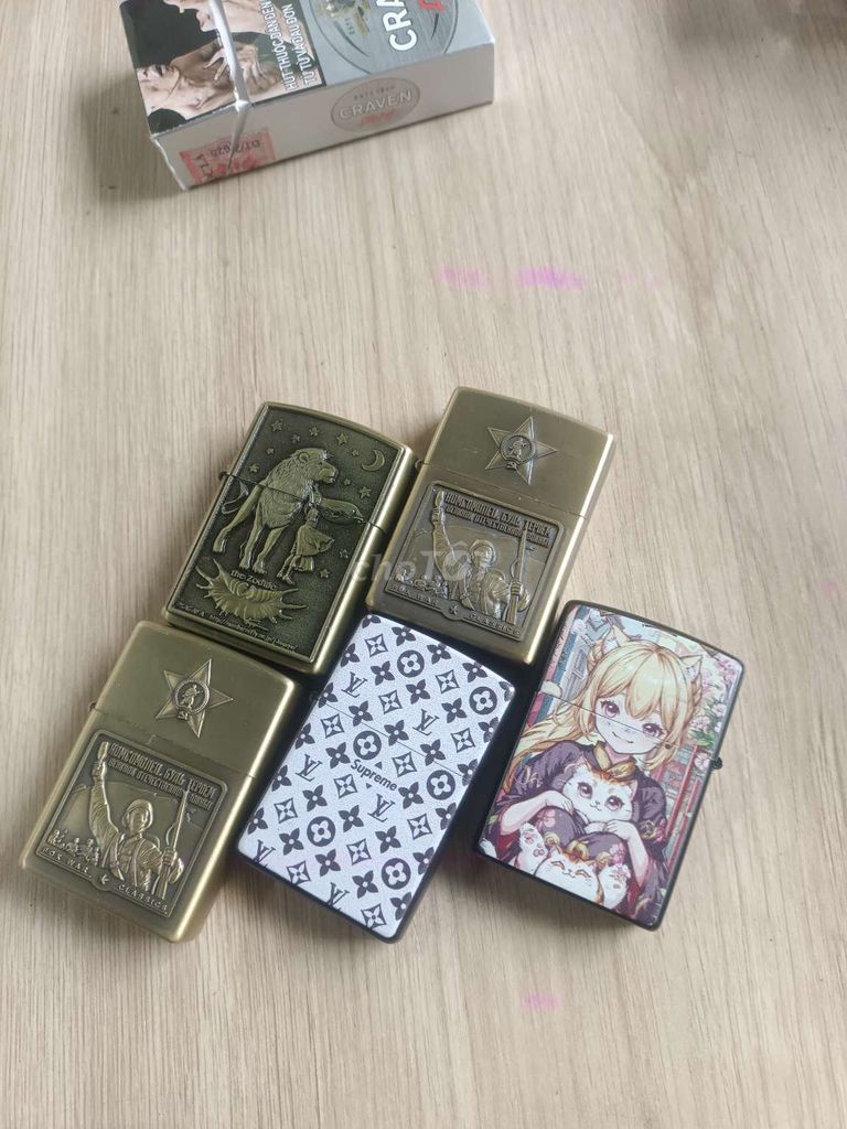 Металлическая зажигалка разноцветная