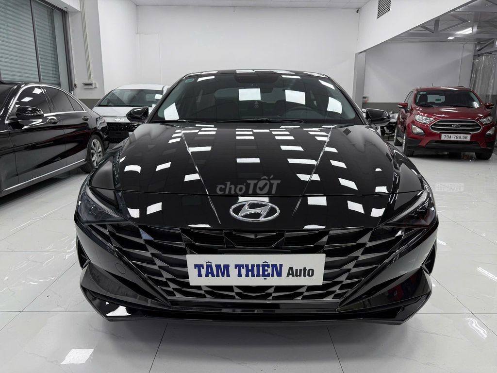 Hyundai Elantra 2025 1.6 AT Особенная Черный