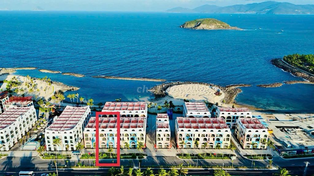 Фото 3: Собственник продает таунхаус Libera Vega Nha Trang, дом 3 этажа + подвал