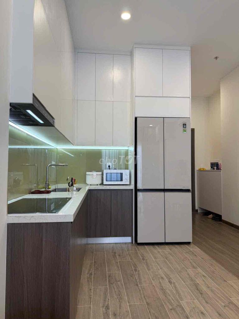 Фото 2: FPT PLAZA 3 – 2-комнатная квартира, 65 м², нижний этаж, окна на запад, вид на город