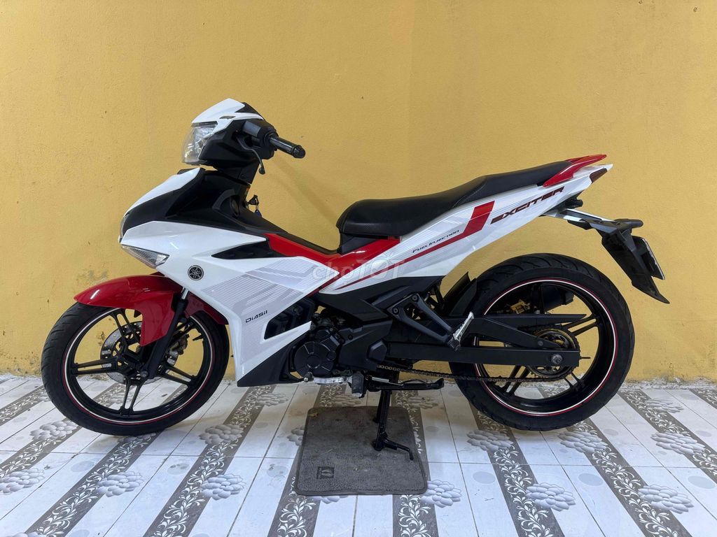 Exciter 150 2016 Бело-красный Супер новый 43E1-353.78