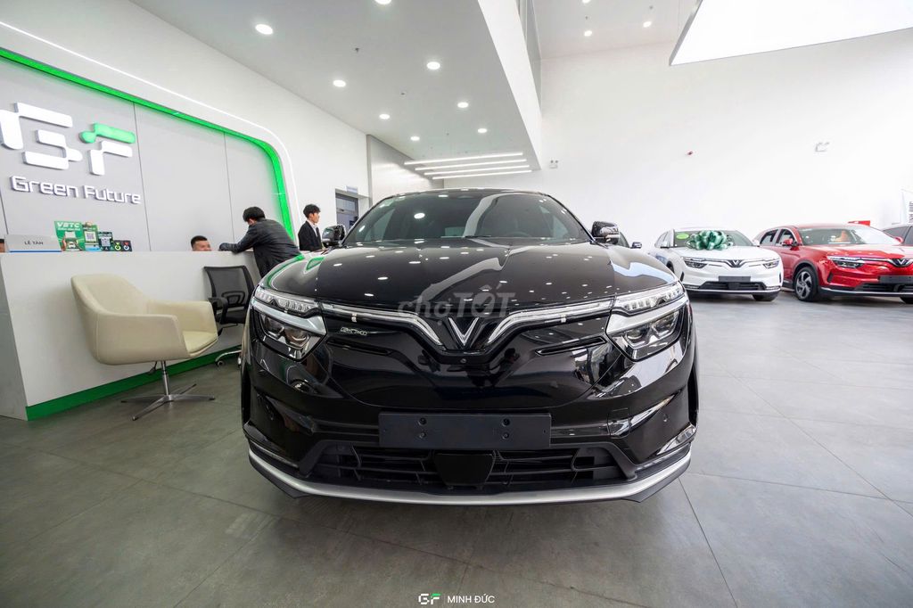 VinFast VF8 Plus 2023 Черный