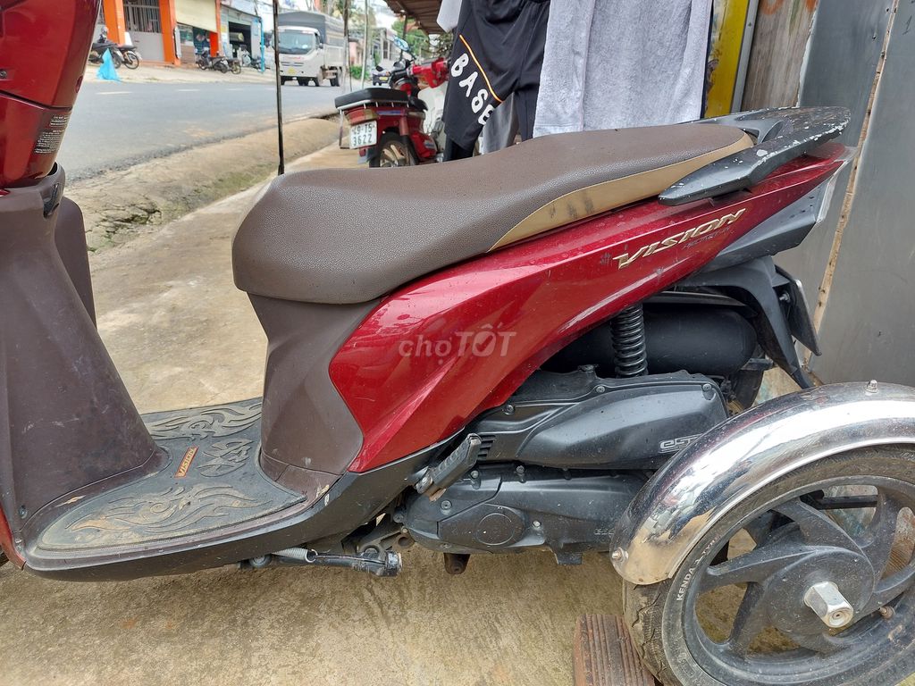 Honda Vision Красная 28 000 км