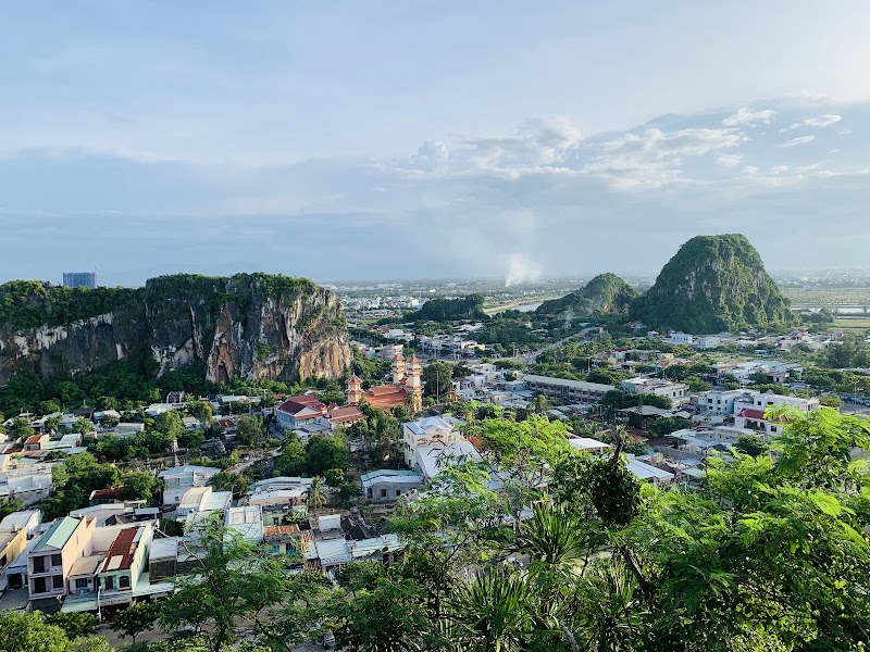 гора «The Marble Mountains»