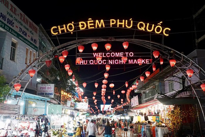 ночной рынок «PHU QUOC NIGHT MARKET & LOCAL FOOD»