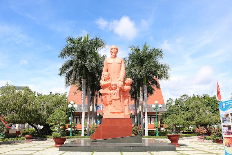 музей «Ho Chi Minh Museum»