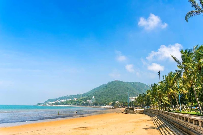 парк «Front Beach Park»